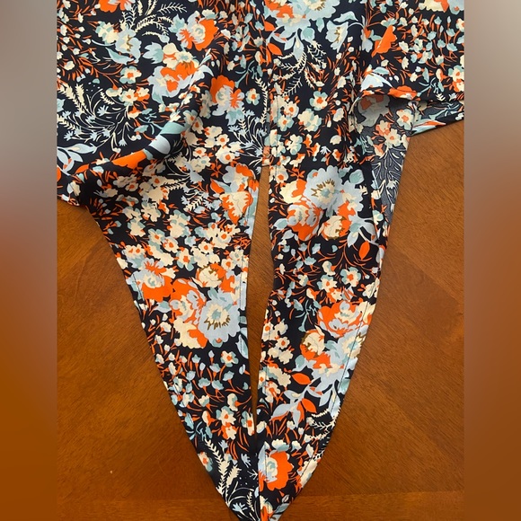 Blouse/Top - Picture 2 of 4